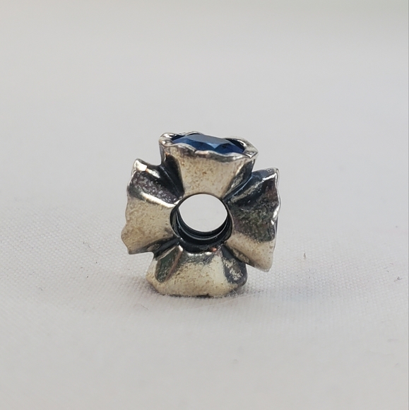 Chamilia Blue Cross Bead - Picture 8 of 10